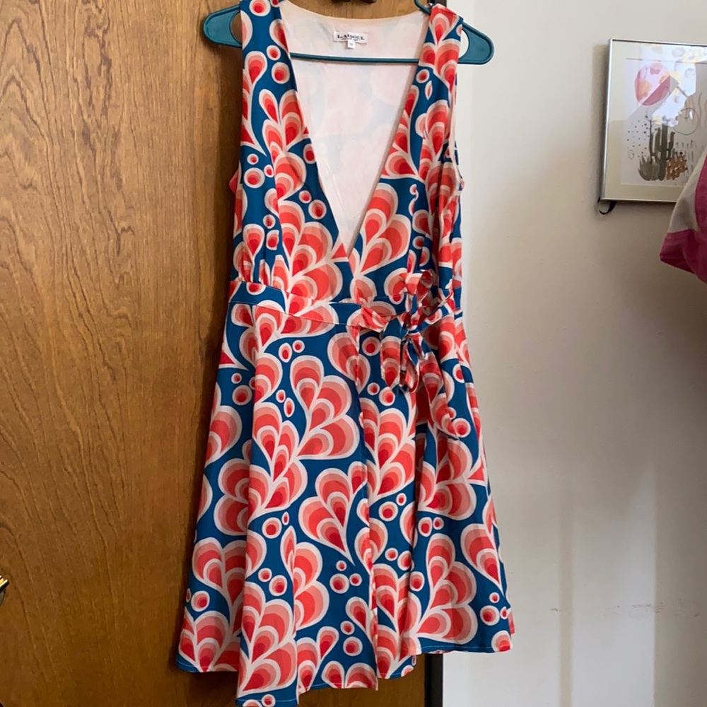 Vintage print wrap dress size medium